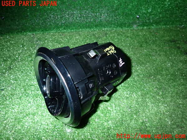 2UPJ-23407528]ベンツ B200 d W247(247012)エアコン吹き出し口3 (左) 中古_m0001.jpg