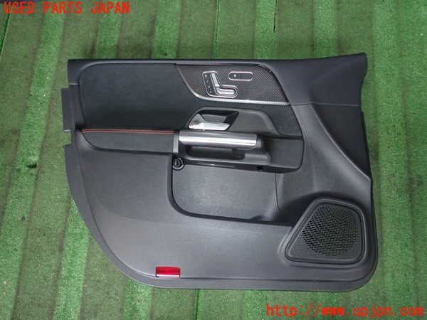 2UPJ-23401264]ベンツ B200 d W247(247012)左前ドア内張り 中古_m0001.jpg