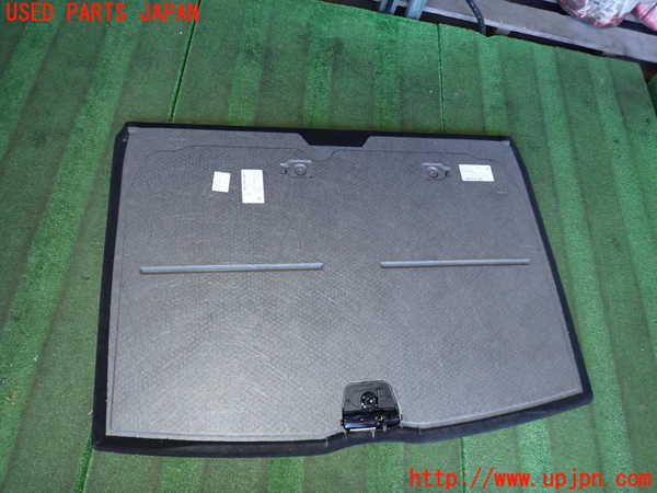 2UPJ-23407771]ベンツ B200 d W247(247012)ラゲッジトレイ1 中古_m0002.jpg