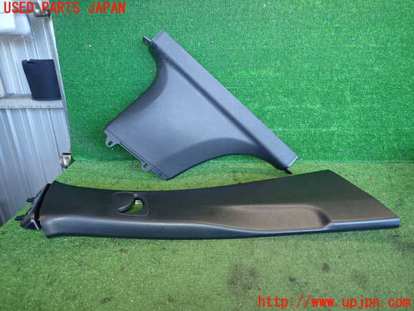 2UPJ-23407665]ベンツ B200 d W247(247012)右センターピラートリム 中古_m0001.jpg