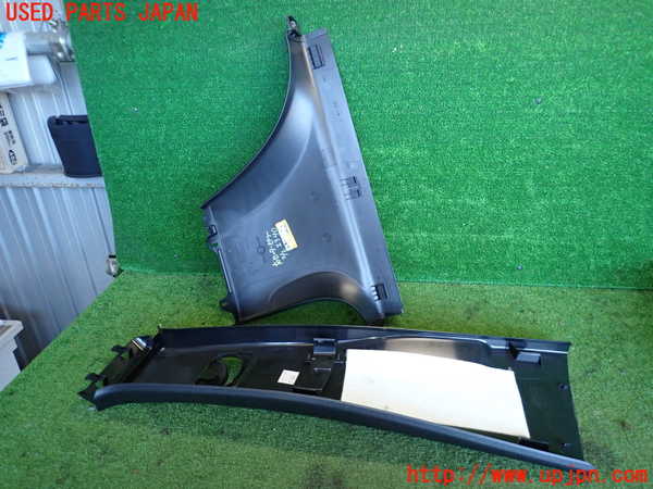 2UPJ-23407665]ベンツ B200 d W247(247012)右センターピラートリム 中古_m0004.jpg