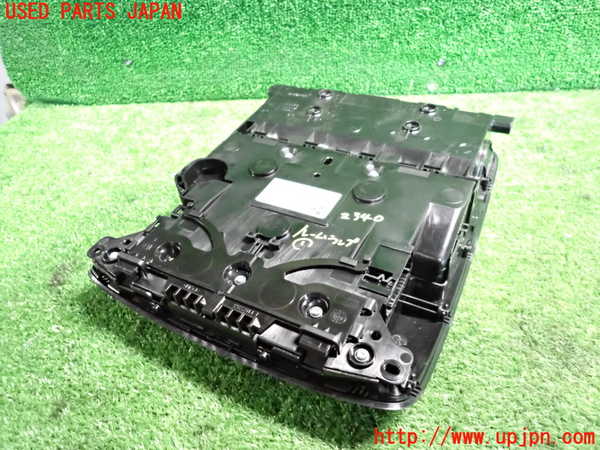 2UPJ-23406411]ベンツ B200 d W247(247012)ルームランプ1 (真中 1列目) 中古_m0002.jpg