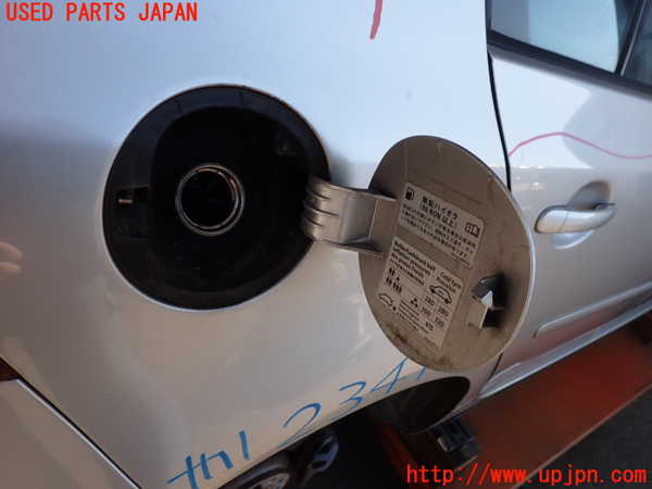 2UPJ-23411690]VW ゴルフ R32(1KBUBF)フューエルリッド 中古_m0002.jpg