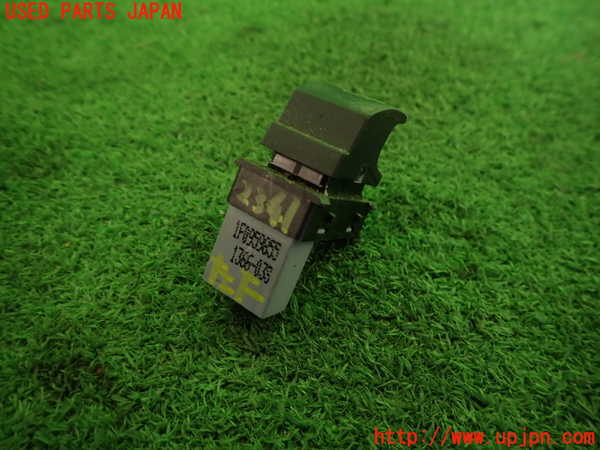 2UPJ-23416245]VW ゴルフ R32(1KBUBF)左前パワーウィンドウスイッチ 中古_m0003.jpg