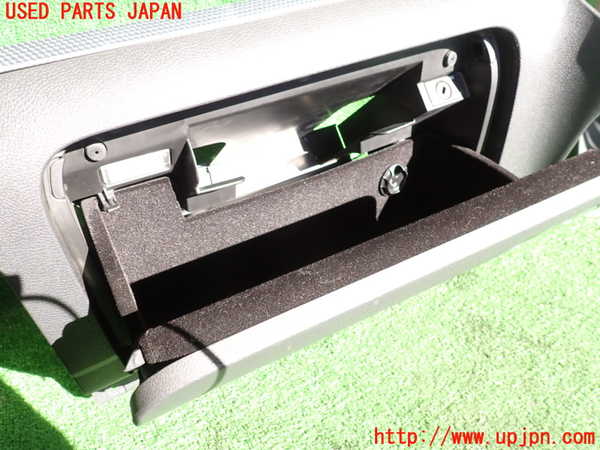2UPJ-23417516]VW ゴルフ R32(1KBUBF)グローブボックス1 中古_m0002.jpg