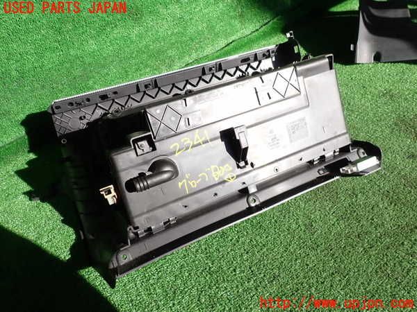 2UPJ-23417516]VW ゴルフ R32(1KBUBF)グローブボックス1 中古_m0003.jpg
