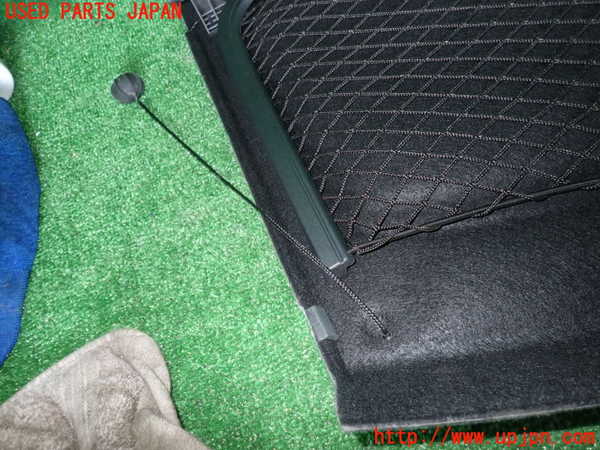2UPJ-23417761]VW ゴルフ R32(1KBUBF)トノカバー1 中古_m0003.jpg