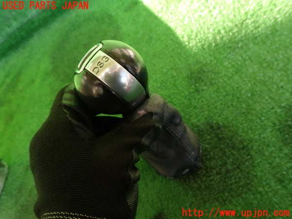 2UPJ-23417570]VW ゴルフ R32(1KBUBF)シフトノブ 中古_m0001.jpg