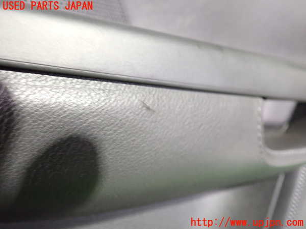 2UPJ-23411234]VW ゴルフ R32(1KBUBF)右前ドア内張り 中古_m0003.jpg
