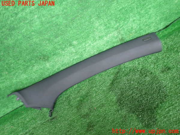 2UPJ-23417655]VW ゴルフ R32(1KBUBF)右フロントピラートリム 中古_m0001.jpg