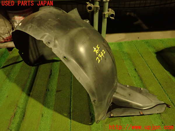 2UPJ-23421090]VW シロッコ(13CAV)右前フェンダーライナー 中古_m0001.jpg