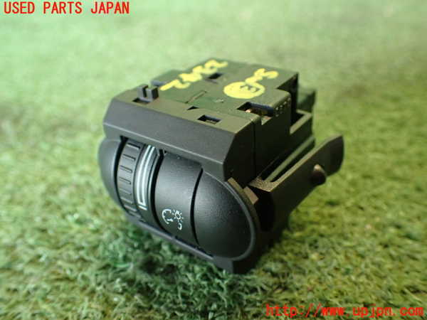 2UPJ-23426308]VW シロッコ(13CAV)スイッチ3 (メーター照明) 中古_m0001.jpg