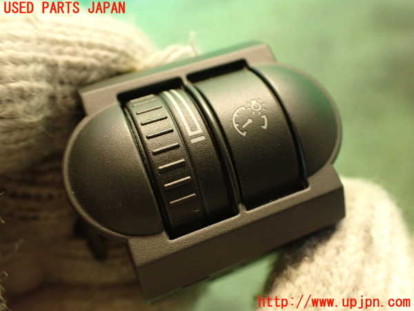 2UPJ-23426308]VW シロッコ(13CAV)スイッチ3 (メーター照明) 中古_m0002.jpg