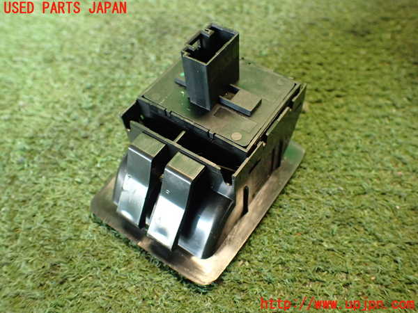 2UPJ-23426240]VW シロッコ(13CAV)右前パワーウィンドウスイッチ 中古_m0002.jpg