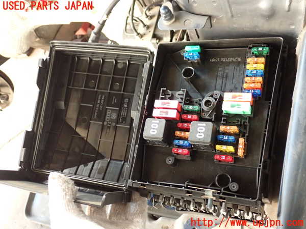 2UPJ-23426741]VW シロッコ(13CAV)ヒューズボックス1 中古_m0003.jpg