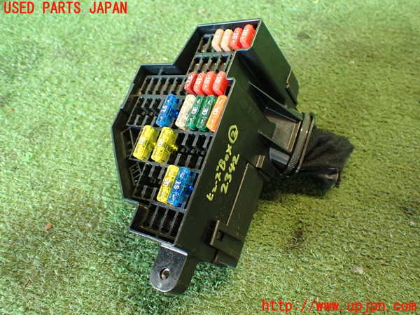 2UPJ-23426742]VW シロッコ(13CAV)ヒューズボックス2 中古_m0001.jpg