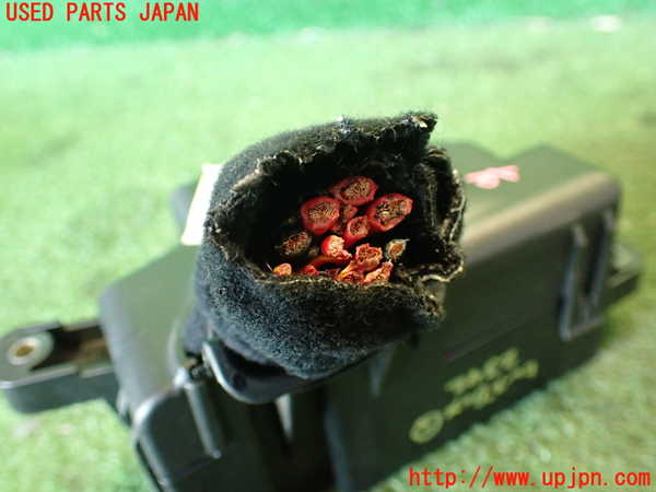 2UPJ-23426742]VW シロッコ(13CAV)ヒューズボックス2 中古_m0003.jpg