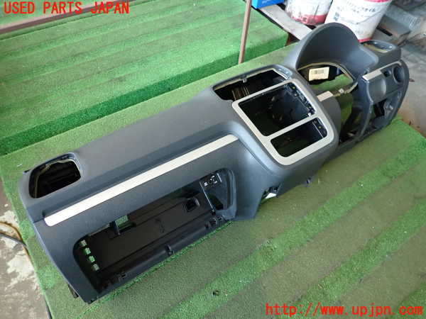 2UPJ-23427505]VW シロッコ(13CAV)ダッシュボード 中古_m0001.jpg
