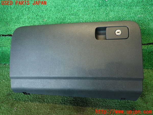 2UPJ-23427516]VW シロッコ(13CAV)グローブボックス1 中古_m0001.jpg