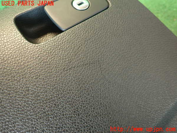 2UPJ-23427516]VW シロッコ(13CAV)グローブボックス1 中古_m0002.jpg