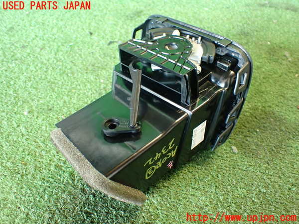 2UPJ-23427528]VW シロッコ(13CAV)エアコン吹き出し口3 (左) 中古_m0002.jpg