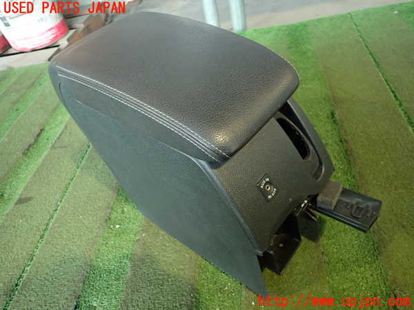 2UPJ-23427540]VW シロッコ(13CAV)センターコンソール 中古_m0001.jpg