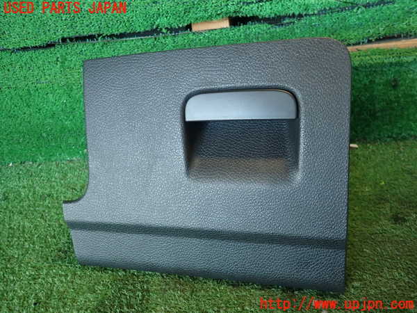 2UPJ-23427841]VW シロッコ(13CAV)小物入れ1 中古_m0001.jpg