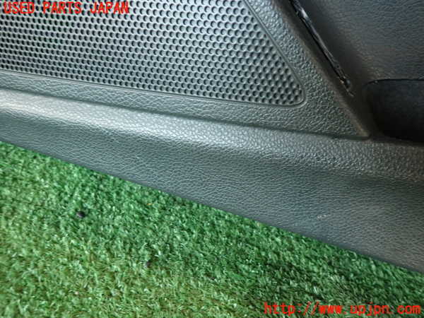 2UPJ-23421234]VW シロッコ(13CAV)右前ドア内張り 中古_m0003.jpg