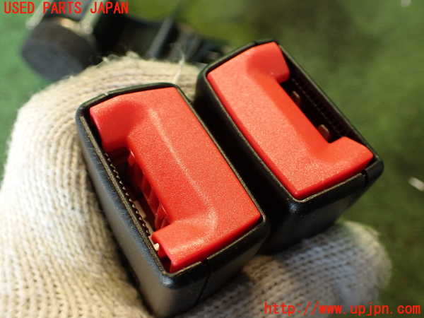 2UPJ-23427155]VW シロッコ(13CAV)右2列目シートベルト 中古_m0003.jpg