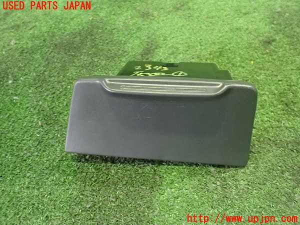 5UPJ-23437821]カローラ レビン(AE111)灰皿1 中古_m0001.jpg