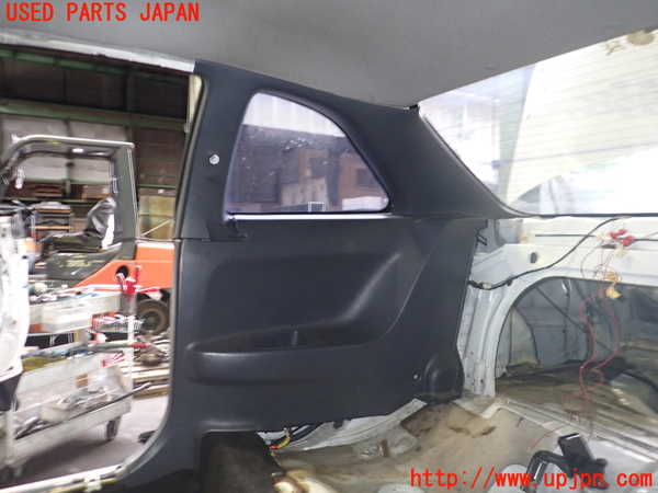 2UPJ-23437675]カローラ レビン(AE111)右リアピラートリム 中古_m0001.jpg