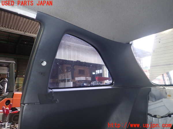 2UPJ-23437675]カローラ レビン(AE111)右リアピラートリム 中古_m0002.jpg