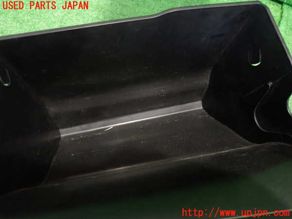 5UPJ-23447516]ランエボ10(CZ4A)グローブボックス1 中古_m0004.jpg