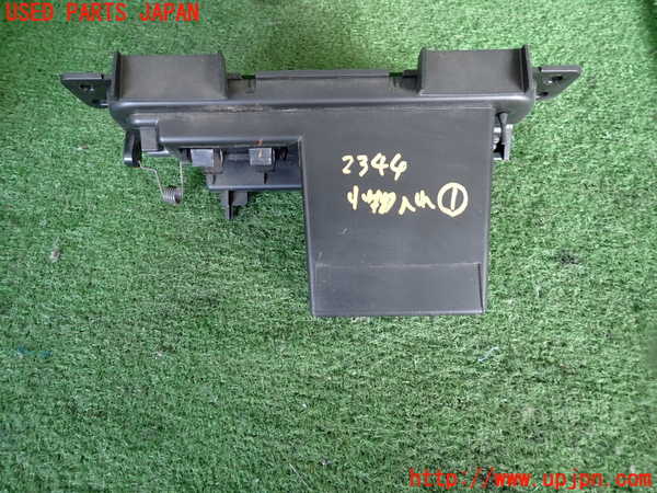 5UPJ-23447841]ランエボ10(CZ4A)小物入れ1 中古_m0003.jpg