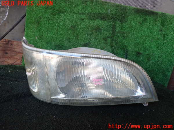 1UPJ-23461130]ハイエースワゴン100系(KZH106W)右ヘッドライト ハロゲン 中古_m0001.jpg