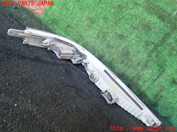 1UPJ-23461152]ハイエースワゴン100系(KZH106W)左コーナーランプ 中古_m0003.jpg