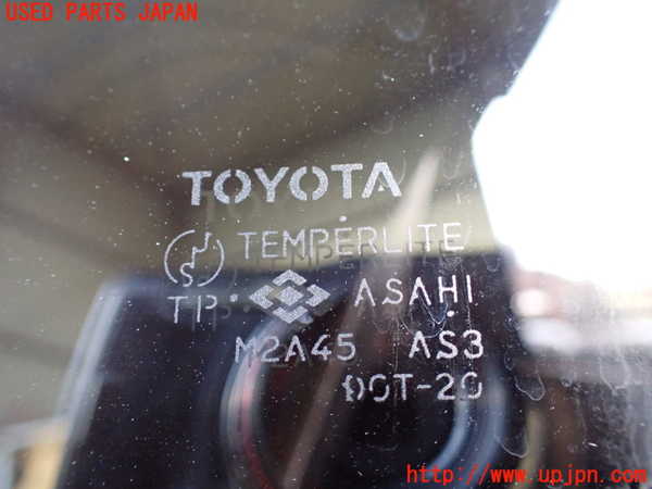 5UPJ-23461382]ハイエースワゴン100系(KZH106W)左クォーターガラス M2A45 中古_m0002.jpg