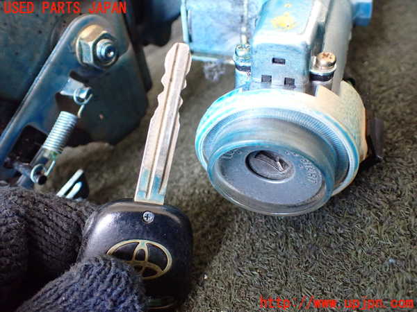 5UPJ-23464260]ハイエースワゴン100系(KZH106W)ステアリングシャフト 中古_m0002.jpg