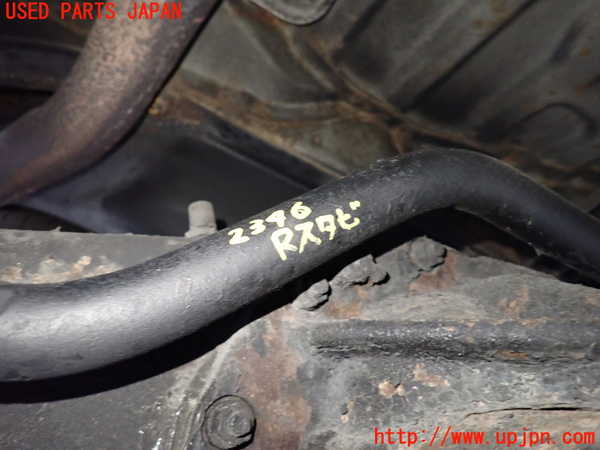 5UPJ-23465445]ハイエースワゴン100系(KZH106W)リアスタビライザー 中古_m0001.jpg
