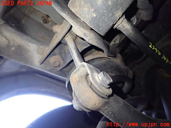 5UPJ-23465445]ハイエースワゴン100系(KZH106W)リアスタビライザー 中古_m0003.jpg