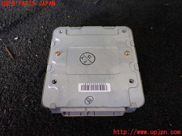 5UPJ-23466125]ハイエースワゴン100系(KZH106W)ABSコンピューター 中古_m0003.jpg