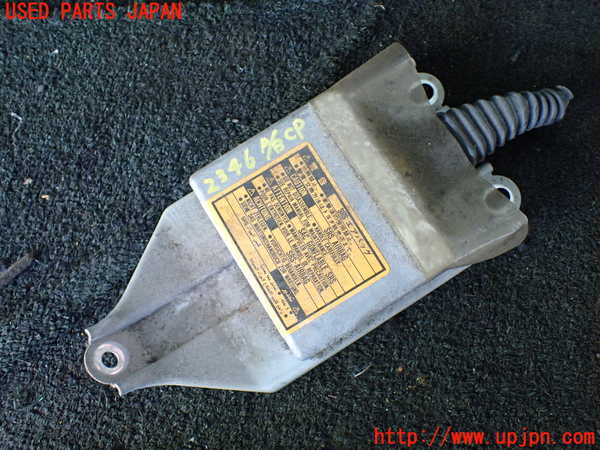 1UPJ-23466145]ハイエースワゴン100系(KZH106W)エアバッグコンピューター 中古_m0001.jpg