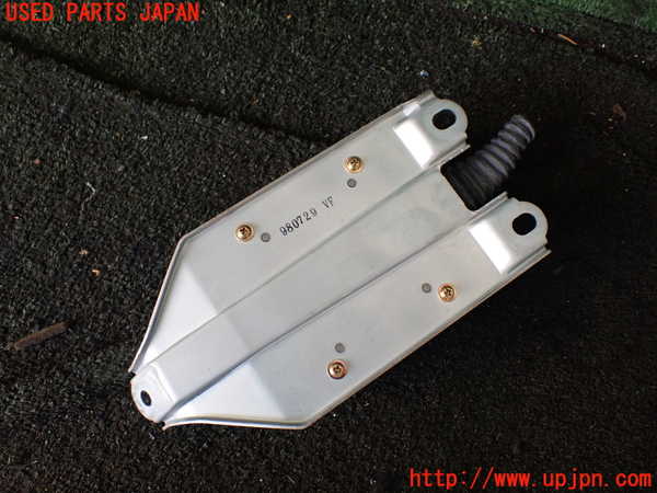 1UPJ-23466145]ハイエースワゴン100系(KZH106W)エアバッグコンピューター 中古_m0003.jpg