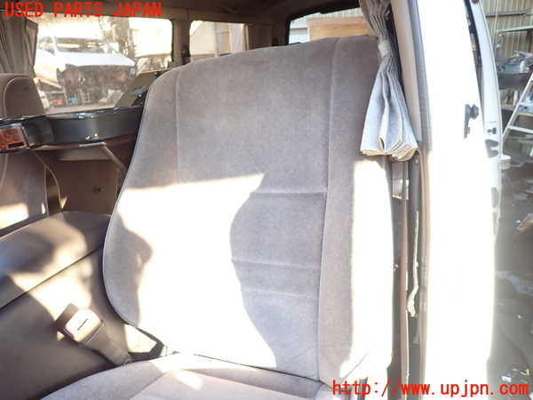 5UPJ-23467065]ハイエースワゴン100系(KZH106W)助手席シート 中古_m0002.jpg