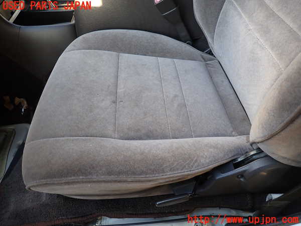 5UPJ-23467065]ハイエースワゴン100系(KZH106W)助手席シート 中古_m0003.jpg