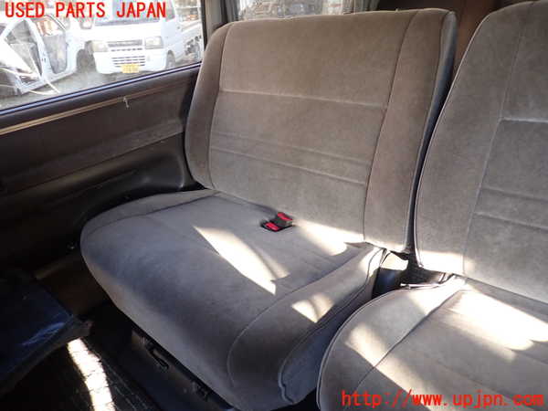 1UPJ-23467145]ハイエースワゴン100系(KZH106W)右2列目シート 中古_m0001.jpg