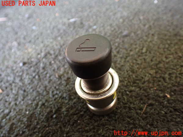 5UPJ-23467815]ハイエースワゴン100系(KZH106W)シガライター 中古_m0001.jpg