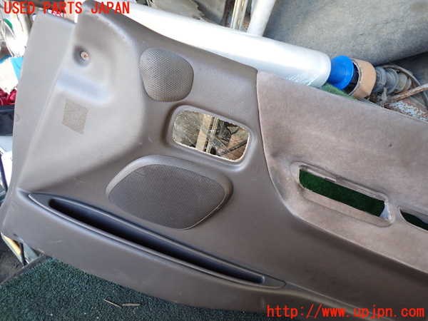 5UPJ-23461234]ハイエースワゴン100系(KZH106W)右前ドア内張り 中古_m0002.jpg