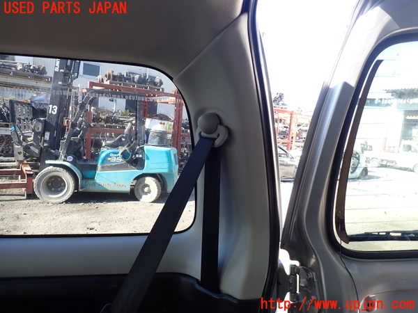 5UPJ-23477675]ジムニー(JB23W)右リアピラートリム 中古_m0003.jpg