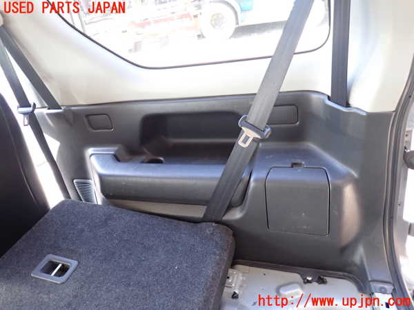 5UPJ-23477675]ジムニー(JB23W)右リアピラートリム 中古_m0004.jpg